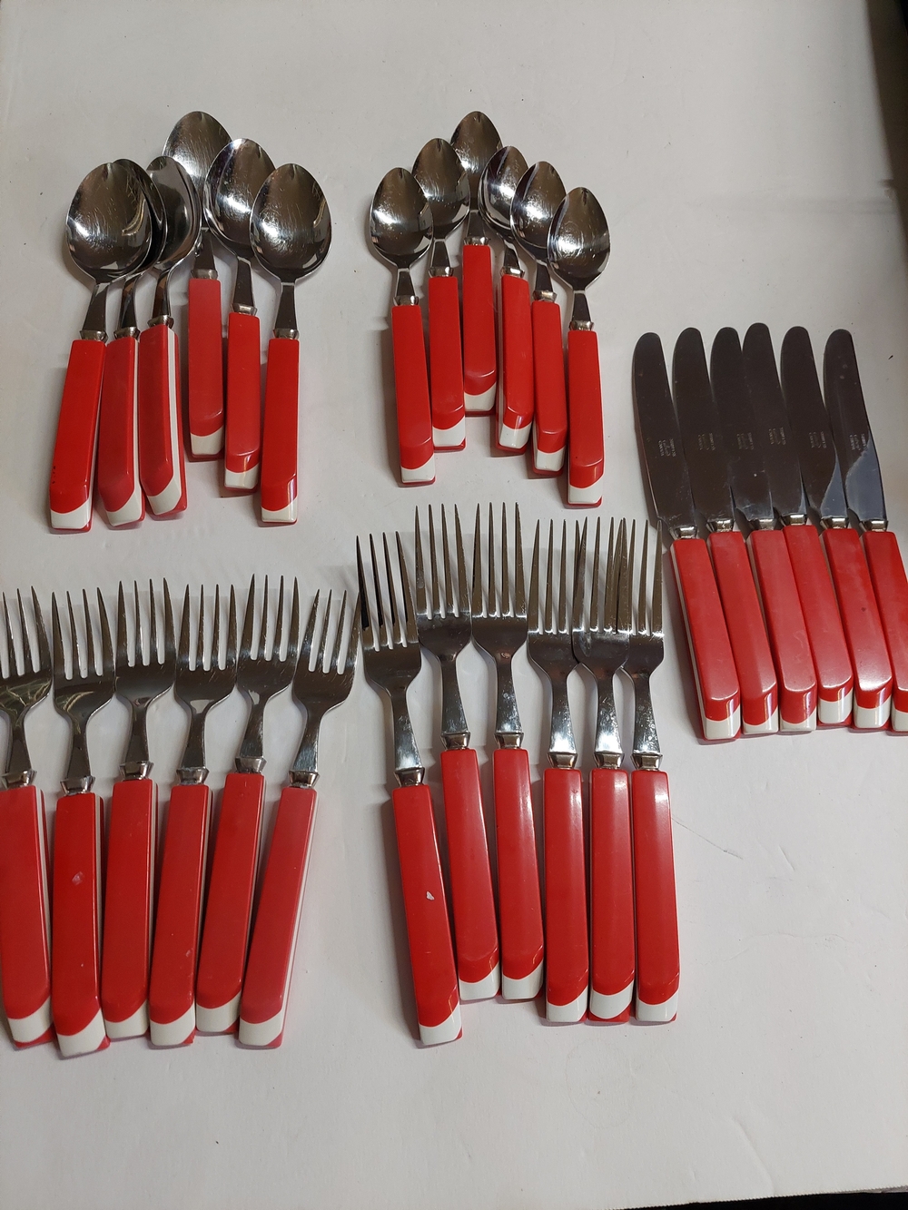 Vintage 1960s Bakelite Handle  Stainless Flatware Set - CUTRON CANADA 30PCS